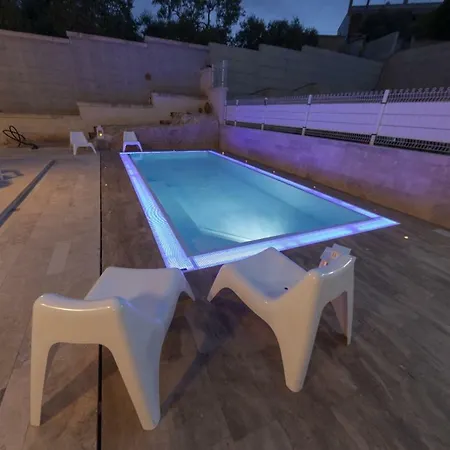 Ofra Affittacamere 4*