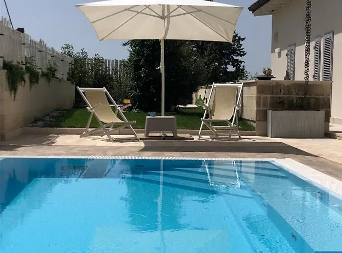 Ofra Affittacamere 4*