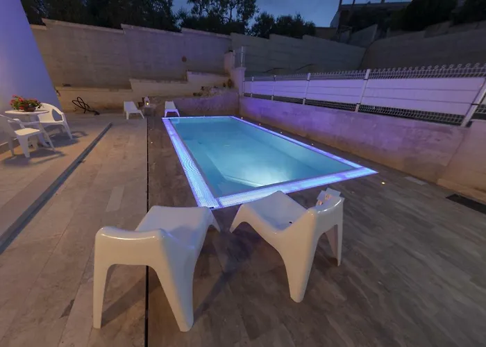 Ofra Affittacamere 4*